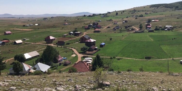 Doliqi i Rrafshnaltës së Peshterit i banuar me shqiptarë! (video)