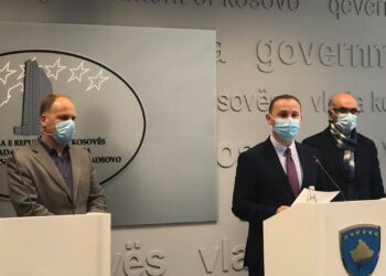 Gastronomia dhe qendrat tregtare mbyllen nga ora 21:00