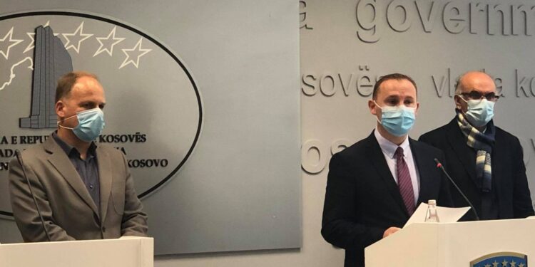 Gastronomia dhe qendrat tregtare mbyllen nga ora 21:00