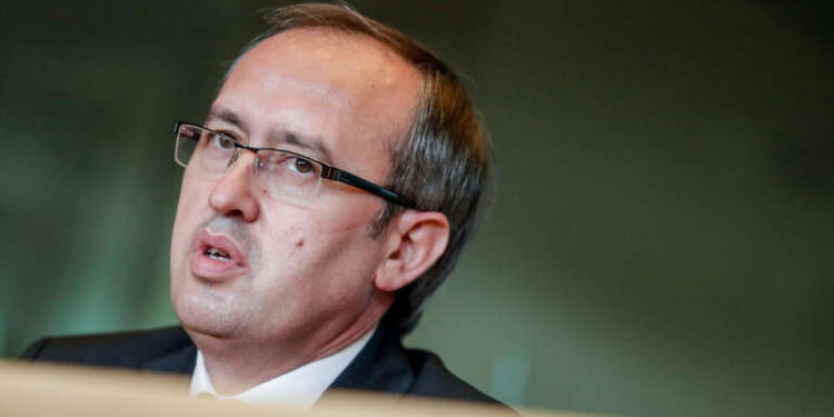 Kriza politike në Kosovë/ Hoti ‘i prerë’: S’ka koalicion me PDK! Shkojmë në zgjedhje nëse nuk biem dakord për Presidentin