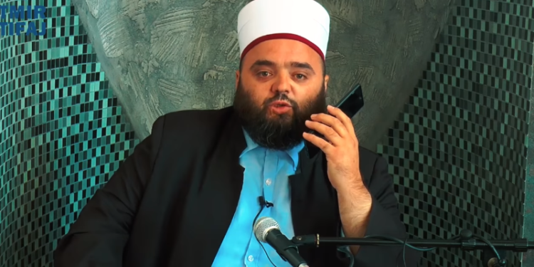 Mërgimtari fal gjakun e vëllait dhe babait të vet