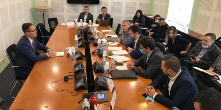 50 hektarë tokë u shitën vetëm nga një euro ari nga AKP-ja