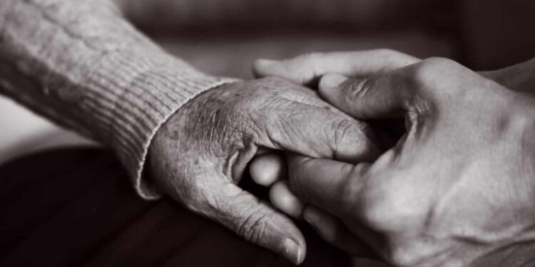 Të moshuarit pa përkujdesje familjare-me mbështetje institucionale