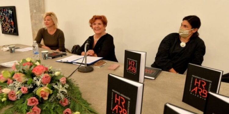 Studiuesja kroate boton Fjalorin ‘Kroatisht-Arbënisht’