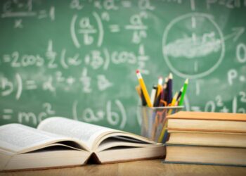 Raporti i OECD: Shqipëria jo vetëm që ka fondet më të ulëta për arsim në raport me PBB, por as nuk i mirëpërdor ato