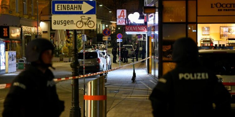 Mediat austriake: Në mesin e të dyshuarve për terrorin në Vjenë ka edhe kosovarë, atentatori nga Maqedonia quhet Kujtim Fejzulai