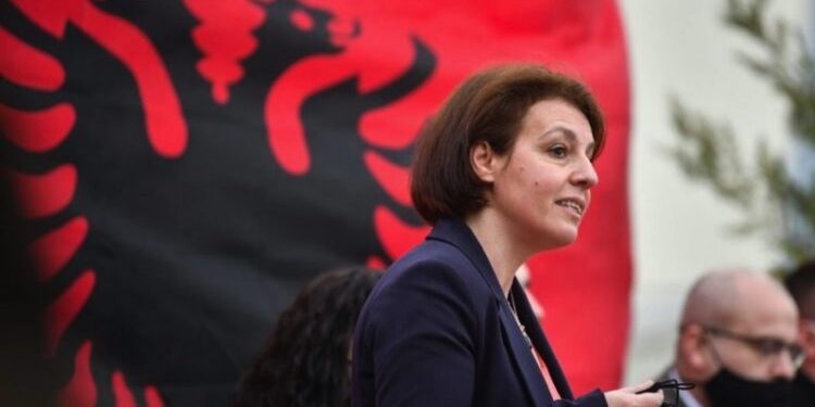 Kush është Donika Gërvalla?