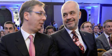 Oliver Smichtt: Ç’punë ka Rama që hyn në negociata me Vuçiç për ndarjen e Kosovës?