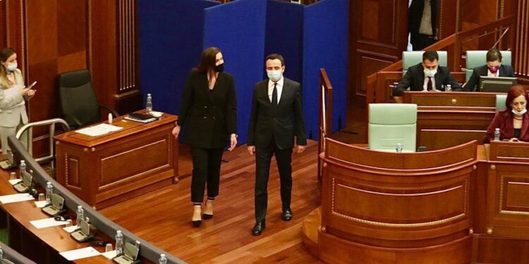 Deputetja e PDK-së kalon në Vetëvendosje