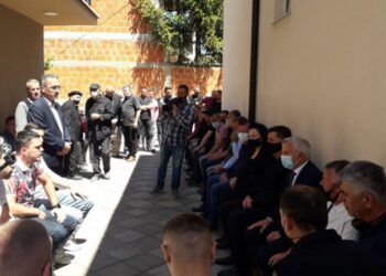 Haziri e Minxhozi qëndrojnë për vizitë ngushëlluese në familjen Halit