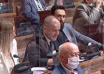 Hodžić u Skupštini Srbije: Otkažite vojnu vježbu na Pešteri, oficiri i potpredsjednik opštine Sjenica tražili od mještana da napuste domove (video)