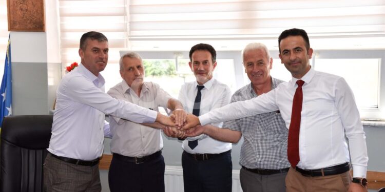 Shkolla “Sezai Surroi” zgjëron binjakëzimin edhe me dy shkolla tjera (Video, Foto)