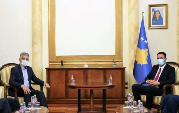 Kryekuvendrari Konjufca priti në takim deputetët e koalicionit “Lugina e Bashkuar – SDA Sanxhak”