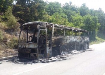 Në autobusin e Novi Pazarit që u përfshi nga zjarri ishin rreth 20 pasagjerë, policia jep detaje