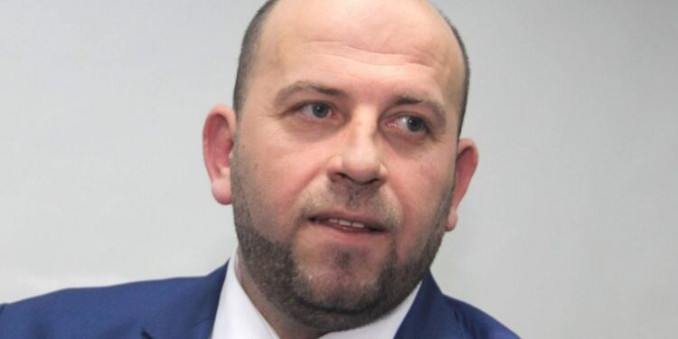 Reisi Fejziq i MBI në Mal të Zi nuk i përfillë besimtarët shqiptar