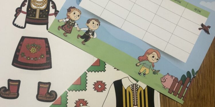 U OŠ “Avdo Međedović” bošnjačkoj djeci dijelili rasporede časova sa slikama svinje i šajkače