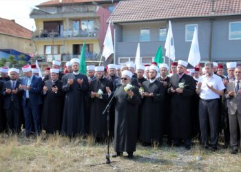“Marshimi në Haxhet” në shërbim të serbizimit
