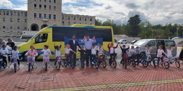 Solidariteti me jetimët, ALSAR dhe WEFA lumturojnë fëmijë të Tiranës