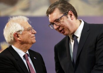 “Der Standard”: Me sa duket Borrellit po ia shkruan Beogradi postimet në Twitter