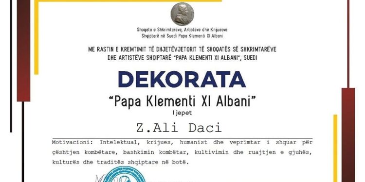 Ali Daci dekorohet me çmimin “Papa Klementi XI Albani”
