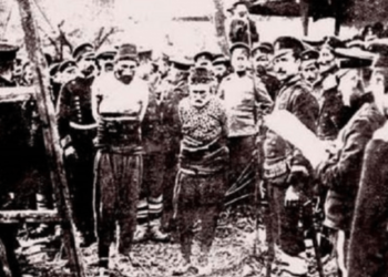 Në periudhën 1821-1922, si rezultat i aneksimeve dhe pushtimeve ruse, armene e të shteteve ballkanike, në Perandorinë Osmane kanë vdekur pesë milionë e gjysmë muslimanë dhe pesë milionë të tjerë janë dëbuar nga vatrat e veta.