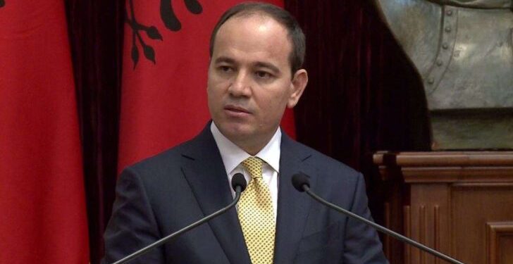 Vdes ish-presidenti i Shqipërisë, Bujar Nishani