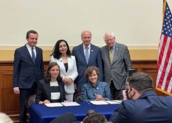 Kosova firmos marrëveshjen me MCC-në, Osmani e Kurti e quajnë historike