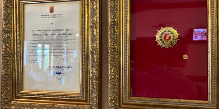 Në restoranin më prestigjioz të Rozhajës qëndron dekorata e Presidentit Shkleqësisë së tij Ilir Meta për mulla Jakup Kombin