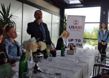 USAID- UP TO YOUTH SHENON DITËN BOTËRORE TË PAQES