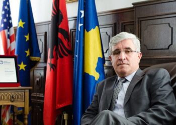 Ish-rektori Ramadan Zejnullahu mesazh arsimtarëve: Mos ua mbuloni faturat e turpit atyre që nuk kanë ndjesi për profesionin!