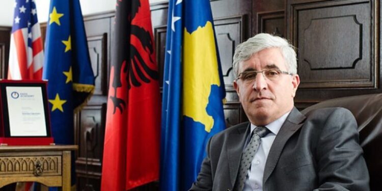 Ish-rektori Ramadan Zejnullahu mesazh arsimtarëve: Mos ua mbuloni faturat e turpit atyre që nuk kanë ndjesi për profesionin!