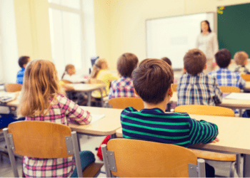 Boshnjakët kundër festës serbe në shkolla