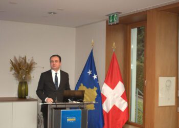 Në Zürich mbahet Samiti i Investitorëve, Kryeministri Kurti fton bizneset private të investojnë në Kosovë