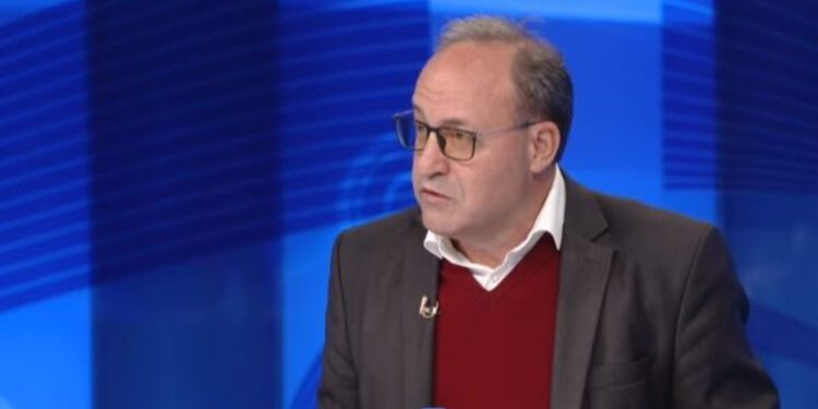 Rishikimi i kufijve mes Kosovës dhe Serbisë — Rihapë “Kutinë e Pandorës”