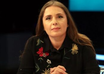 Vodhi librin “Gjuetari i balonave”, gjykata dënon 19-vjeçarin: S’kisha lekë ta blija