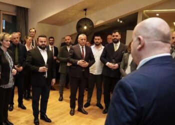 Për herë të parë në histori: Në Beograd u shënua 15 vjetori i pavarësisë së Kosovës