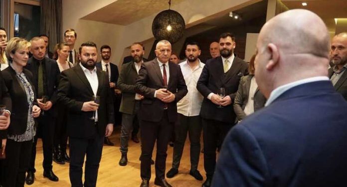 Për herë të parë në histori: Në Beograd u shënua 15 vjetori i pavarësisë së Kosovës