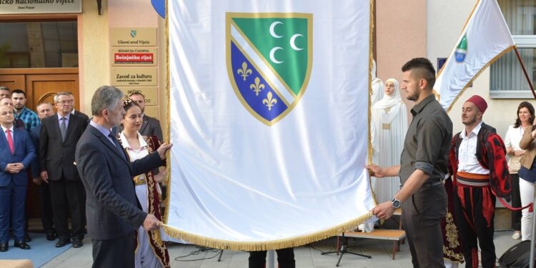 Ambasadorët e BE-së, SHBA-së dhe Britanisë së Madhe vijnë për të vizituar Sanxhakun