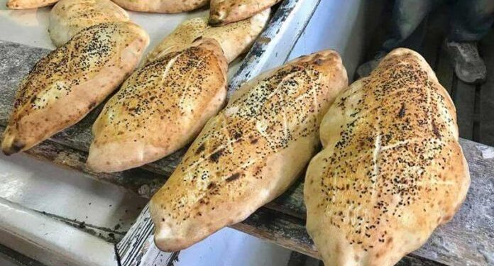 Zemra e madhe e bukëpjekësit nga  Pazari i Ri: Zanatin e trashëgoi nga stërgjyshi, shpërndan bukë për të varfërit