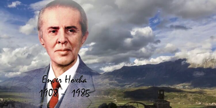 Paradokse shqiptare: Enver Hoxha (1908-1985) nderohet e respektohet në Kosovë, asnjë fjalë e keqe për Josip Broz Titon në Shqipëri, prej vitit 1991