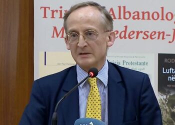 Noel Malcolm: A është konvertimi i shqiptarëve në myslimanë shkaku kryesor i largimit të tyre nga sllavët?