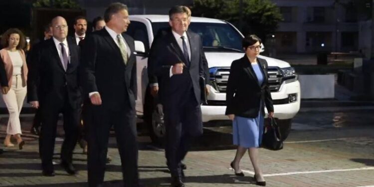 Escobari dhe Lajçaku me tri kërkesa për Kurtin