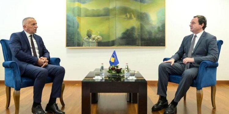 Kurti pret në takim Kamberin: E ke mbeshtetjen e plotë për angazhimin që bënë për shqiptarët e Luginës