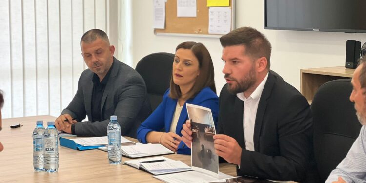 Nevzad Lutfiu u takua me Ministren e arsimit te R. së Serbisë