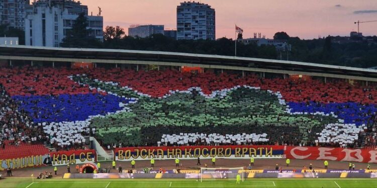 Serbia mobilizon tifozëri për mesazhe lufte!