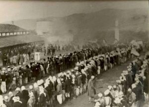 Prva mobilizacija đurumlija u jesen 1916. ispred kasarne na Bedemu u Novom Pazar