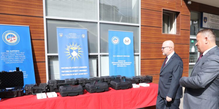 SAD uručile sedam dronova Kosovskoj policiji