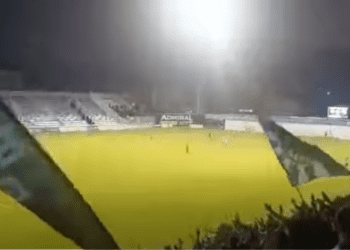 Në stadiumin “Aqif Blyta” në N. Pazar, brohoritje Albin Kurti , Albin Kurti..