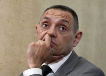 Vullin jep dorëheqje nga posti i drejtorit të inteligjencës së Serbisë