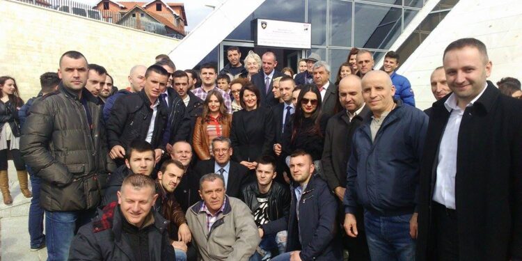 Sanxhakas me ish- Presidenten Atifete Jahjaga , në Prekaz